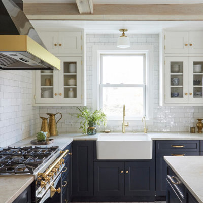 Home design - farmhouse home design idea in Columbus