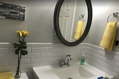 Example of a bathroom design in Louisville