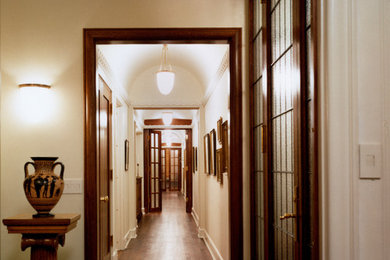Elegant hallway photo in Chicago