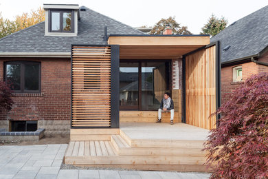 Minimalist exterior home photo in Toronto