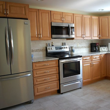 Traditional Americano Stain Kitchen Remodel w/ Mediterranea Marmol Café tile
