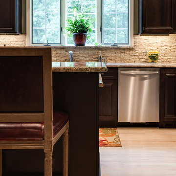Classy Kitchen - Split Stone and a magnificent view