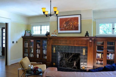 Example of an arts and crafts home design design in Portland