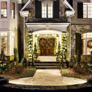 Timeless And Bold Holiday Decor