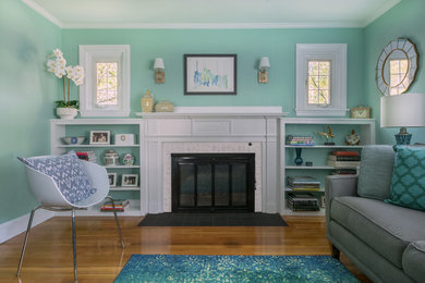 Inspiration for a mid-sized eclectic home design in Boston.