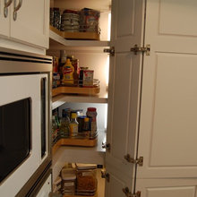 Corner pantry