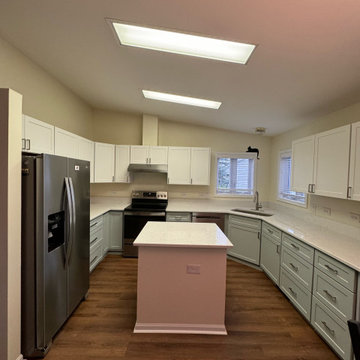 Beautiful Kitchen Remodel Done with Two-Tone Cabinets