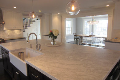 Kitchen - eclectic kitchen idea in New York