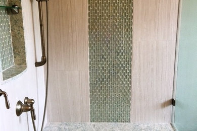 Inspiration for a transitional bathroom remodel in Orlando