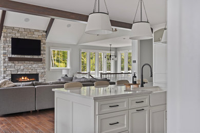 Transitional kitchen photo in Minneapolis