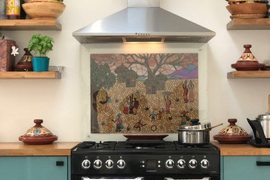 ロンドンにあるトラディショナルスタイルのおしゃれなキッチンの写真