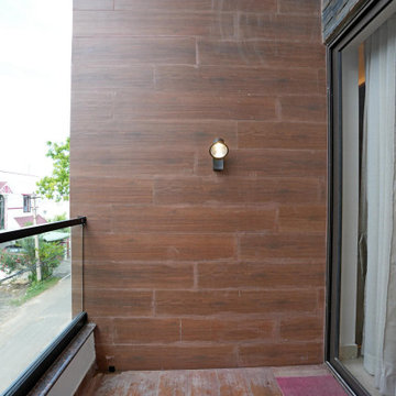 DOUBLE HEIGHT BALCONY