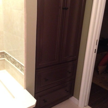 Master Bedroom enSuite in Chocolate