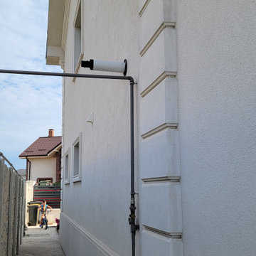 Facade corner with a pair of pilasters