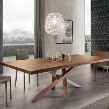 Modern Italian dining tables