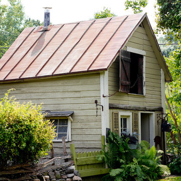 My Houzz: Layers of Patina and an Artist’s Touch in a New York Colonial