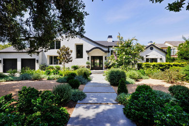 Example of a classic home design design in Orange County