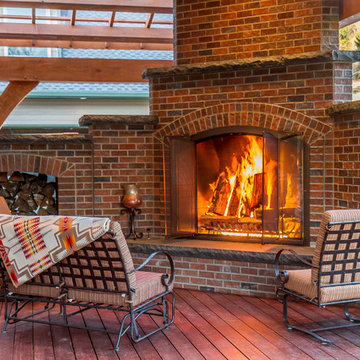 Outdoor Kitchen & Entertainment Patio