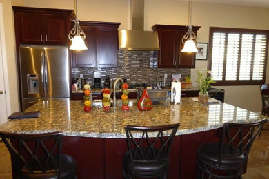 Kitchen - mid-sized transitional kitchen idea in Phoenix
