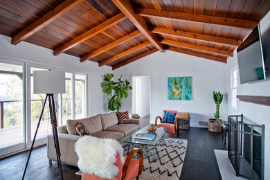 This is an example of an eclectic home in Los Angeles.