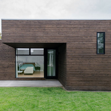 contemporary addition / cedar-clad cantilever