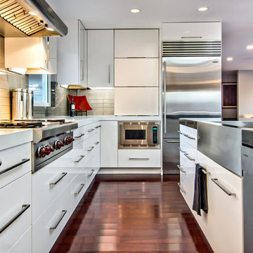 White High-Gloss Contemporary Kitchen