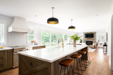 Example of a transitional kitchen design in DC Metro