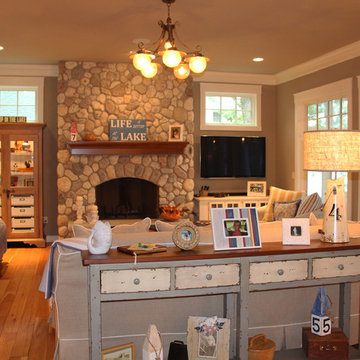 Vintage cottage on the lake