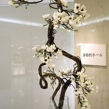 Emilio Robba Illusion Flowers - Custom Magnolia Arrangement