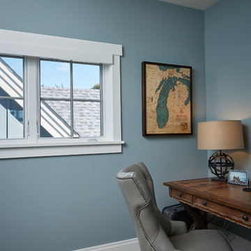 Onaway - Narrow Lakefront Bluff