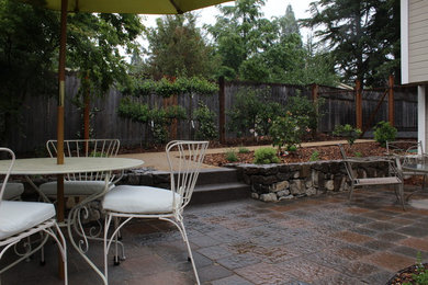 Cozy Wine Country Courtyard