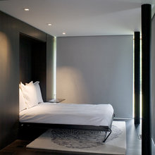 guest bedroom w murphy bed