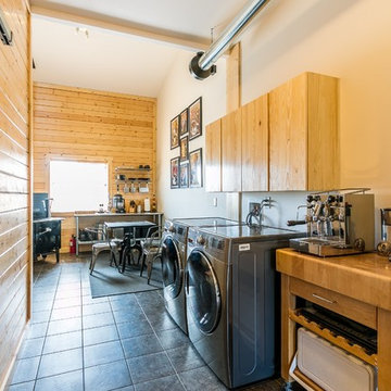 Off-Grid Barn Home Apartment - Canon City, CO