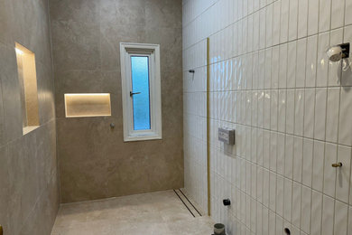 This is an example of a bathroom in Gold Coast - Tweed.