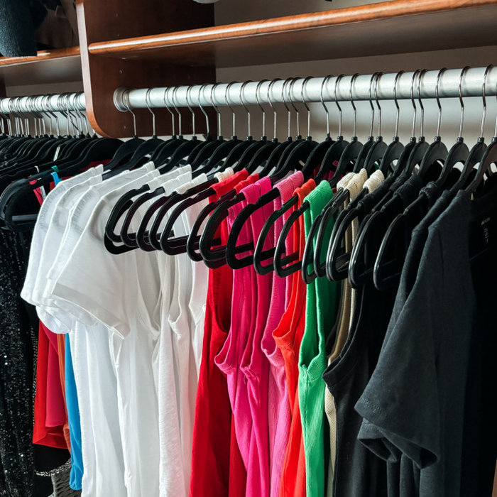 Rainbow_organized_closet