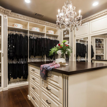 Custom Walk-in Closets