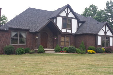 Example of a classic home design design in Other