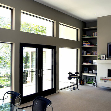 Sinclaire - Contemporary Lakefront Home