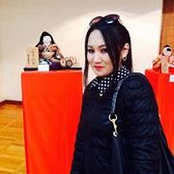 Foto von Janyl Adjieva
