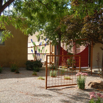 LAURA LEACH Front Yard