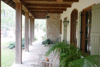 Mountain style porch idea in New Orleans