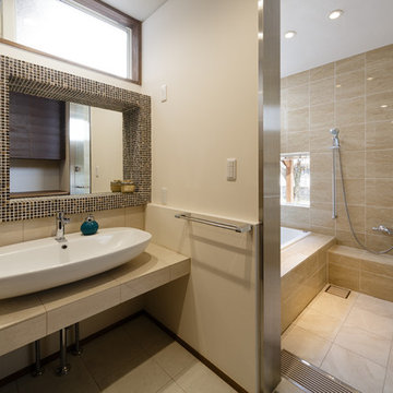 バリ風にしつらえた洗面所