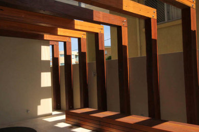 Contemporary patio in Gold Coast - Tweed.