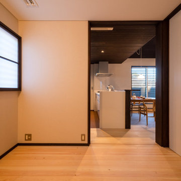 いぶし瓦の平屋