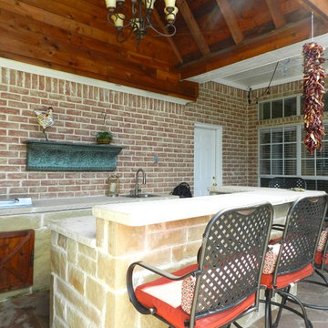 Outdoor Kitchen and Bar