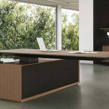 Height Adjustable Floating Desk