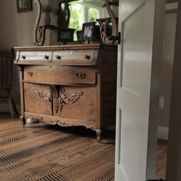 Custom Home | 6" Hickory Natural + 8" White Oak Circular Sawn Natural 1850