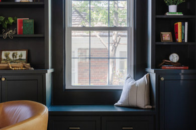 Transitional home design photo in Dallas