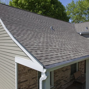 Can't go wrong with classics! Monterey Taupe James Hardie Siding & GAF roofing