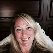 Stephanie Macisso's photo